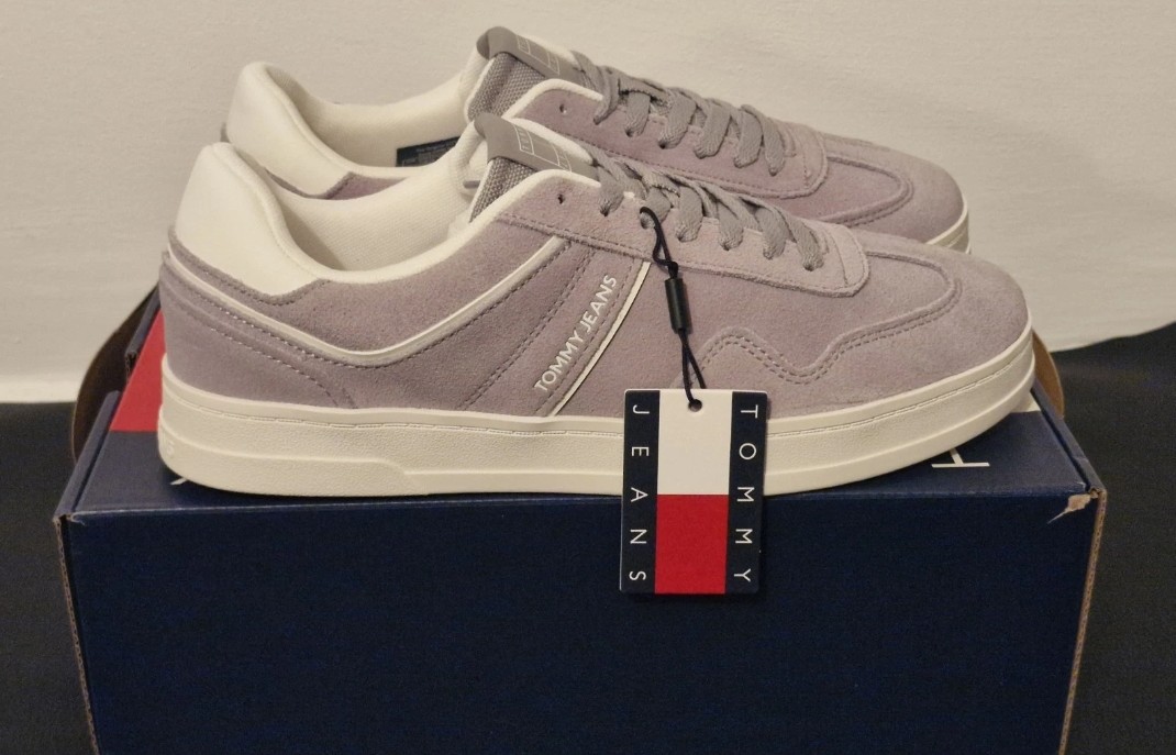 Tommy Hilfiger Greenwich Suede trainers. Grey. Size 7. Brand new
