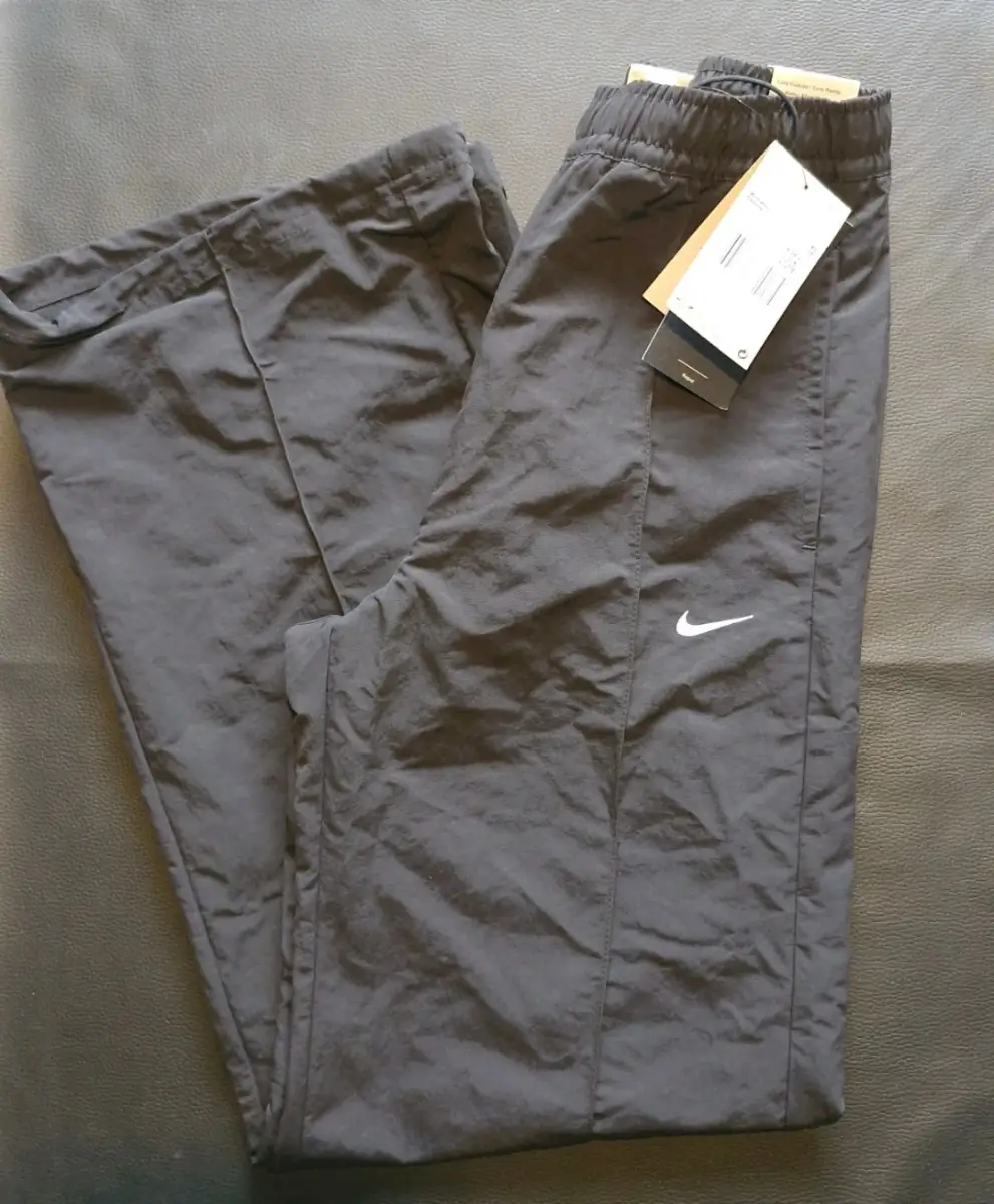 Nike Women's Wovan Open-Hem Trousers. Black Size XS. BNWT