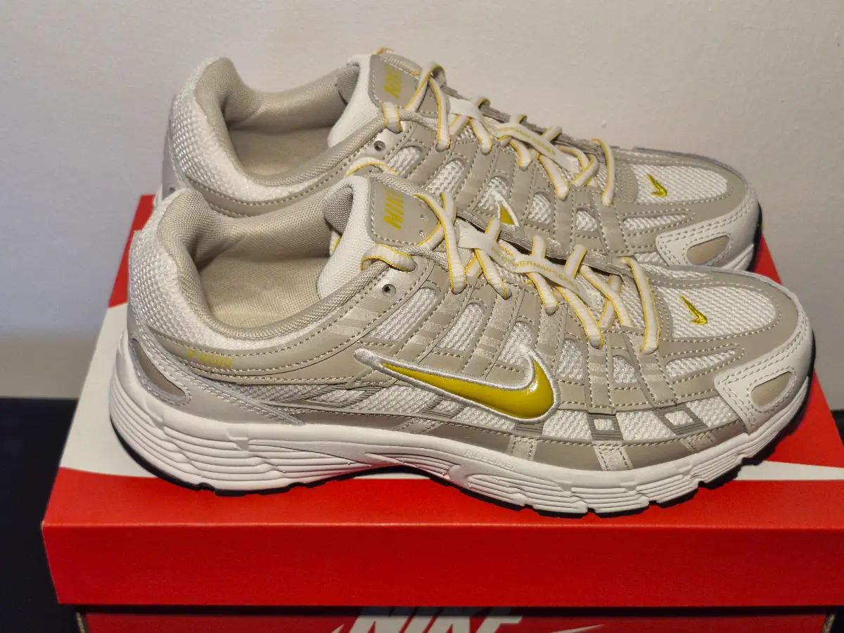 Nike P-6000 GS. Beige-yellow.