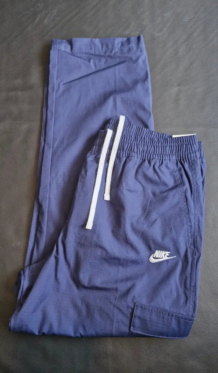 Nike Woven men's cargo pants. Navy. Size Large. BNWT