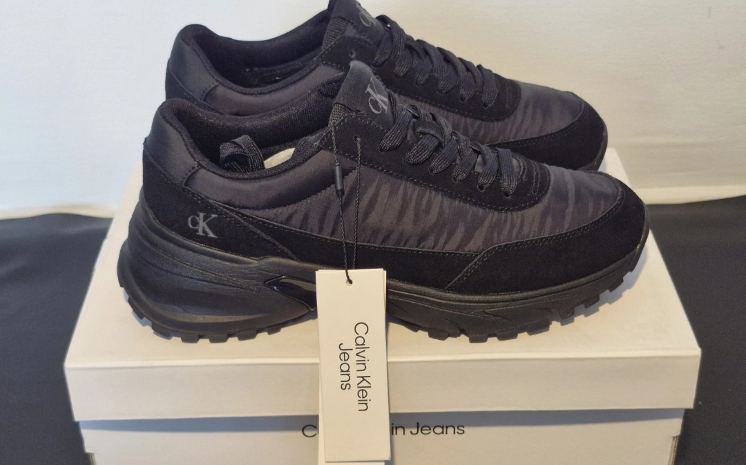 Calvin Klein Hike Runners Casual NY-SU. Size 6.5. Brand new
