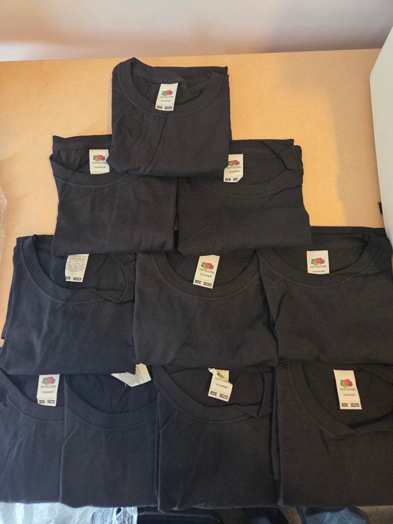 Unisex plain Kids Fruit Of The Loom Tshirts 5/6yrs Black x10