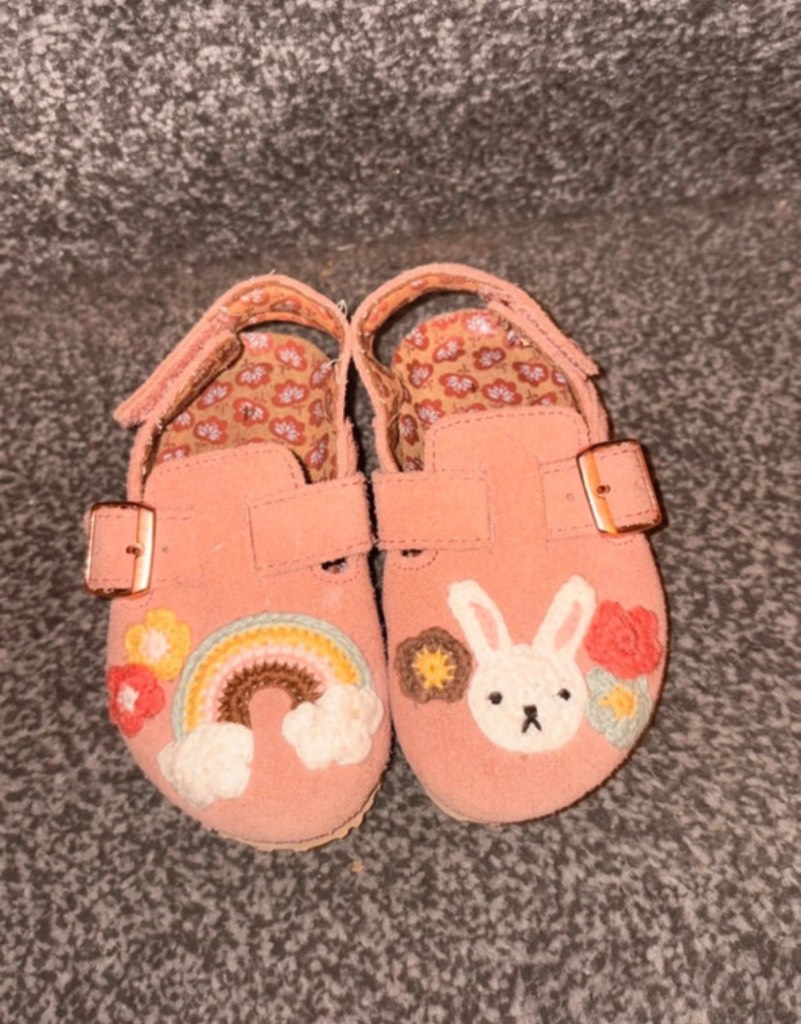 Toddler size 4 sandles