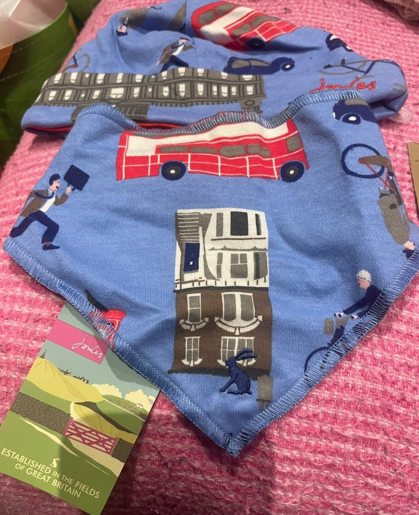 BNWT Joules baby London print bonnet and bib set
