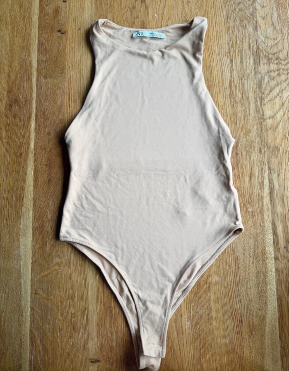 Zara women’s nude slinky bodysuit – Size small