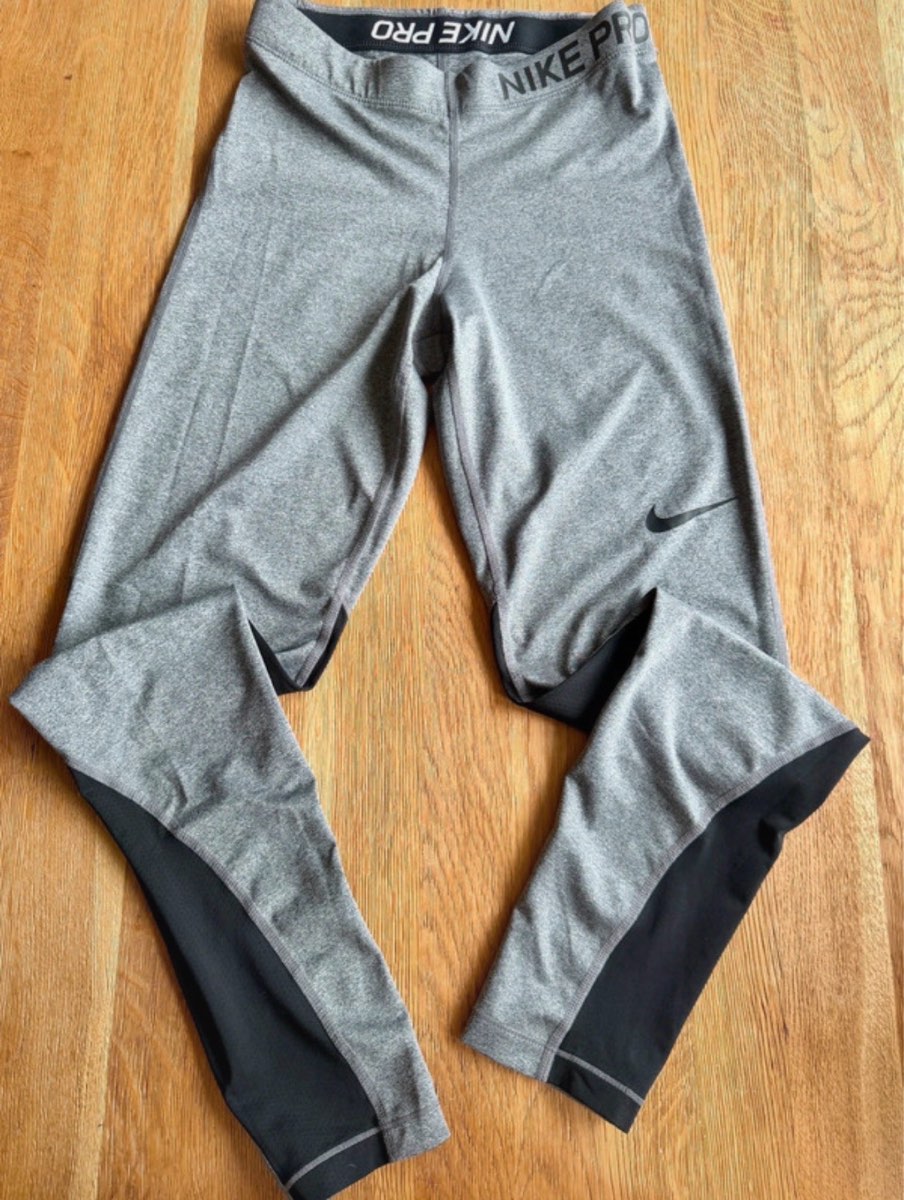 Nike Pro women’s training leggings