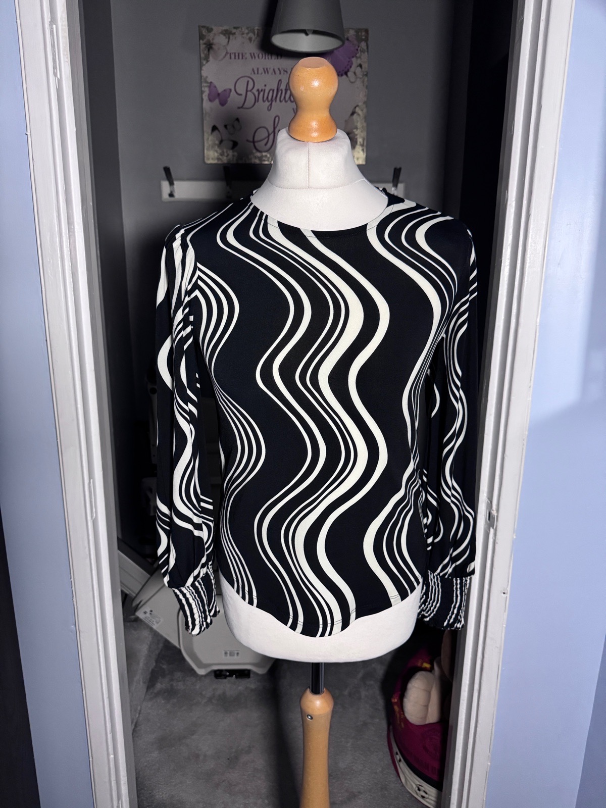 Lipsy London Blouse Black & White UK 10 Wavy Swirl Print Long Sleeve