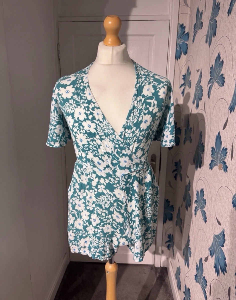 Dusk Floral Wrap Playsuit Green White UK 12 Short Sleeve Summer Viscose