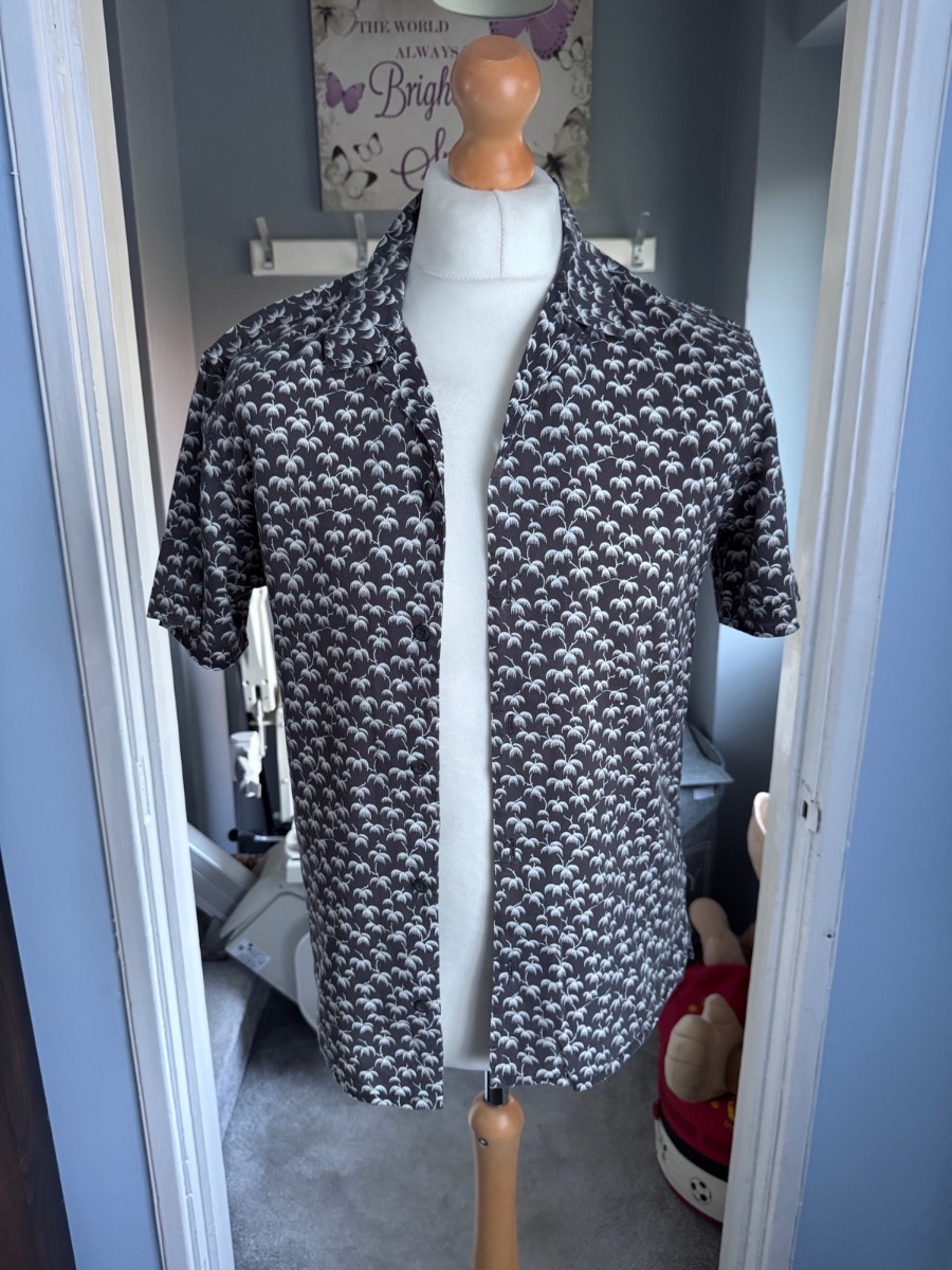 AllSaints Short Sleeve Shirt Black Palm Print Small Camp Collar Summer