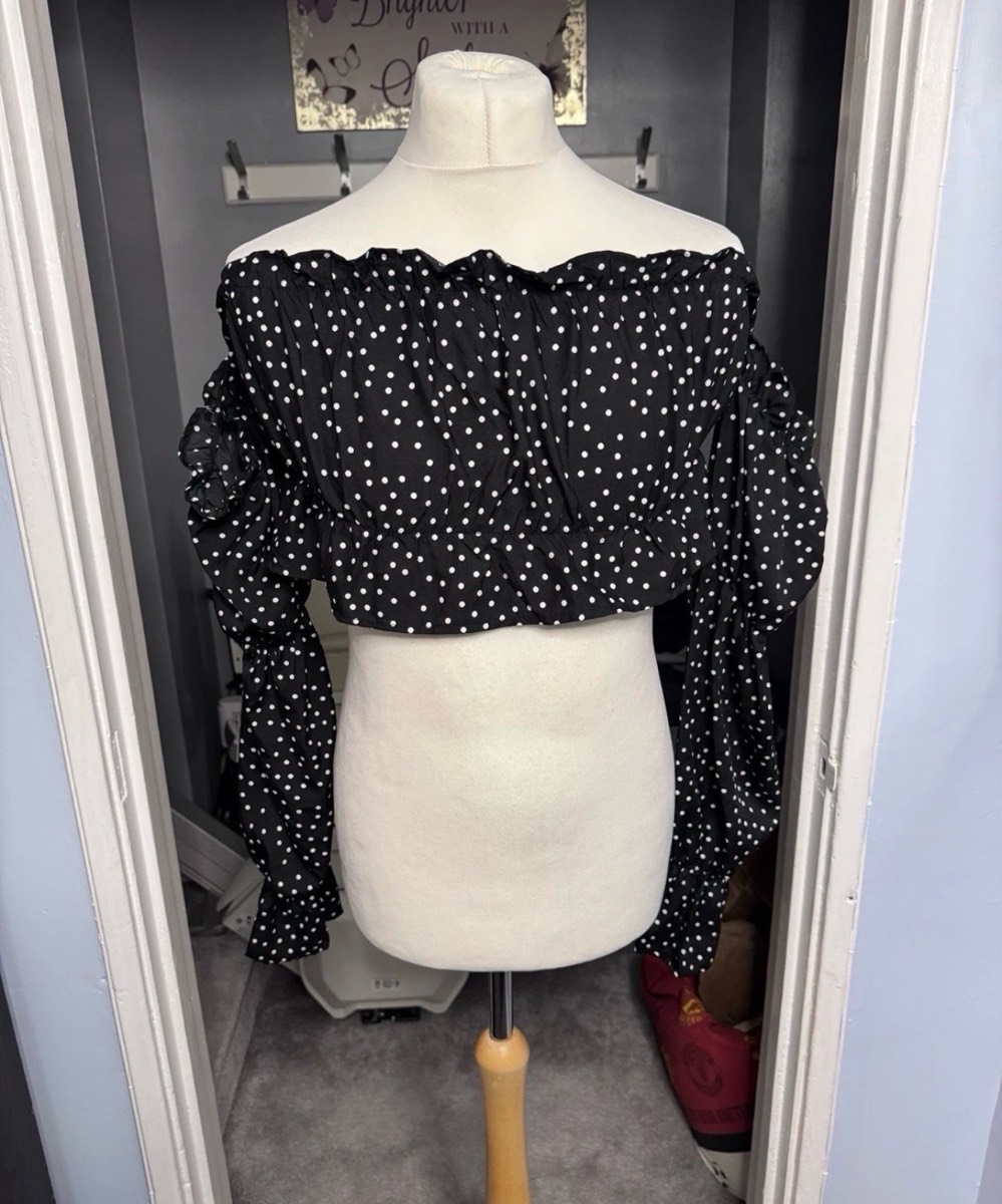 Boohoo Off Shoulder Crop Top Black White Polka Dot UK 10 BNWT Summer