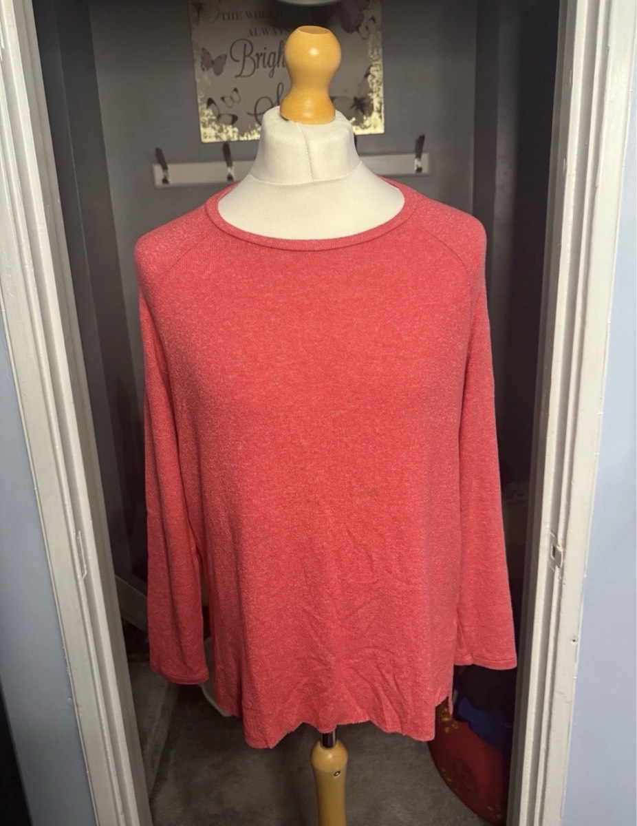 American Eagle Soft & Sexy Plush Top Coral Pink Size M Soft Knit Long Sleeve