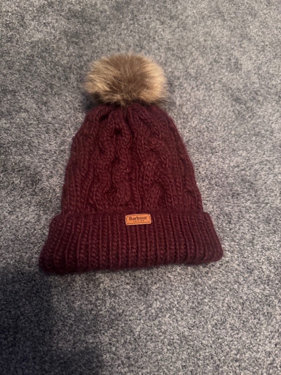 Barbour Bobble Beanie Hat Burgundy One Size Cable Knit Faux Fur Pom Pom