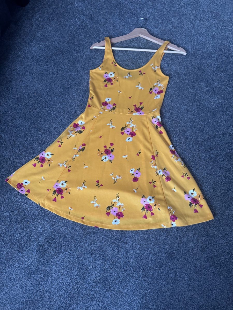 H&M Skater Dress Mustard Yellow Floral UK 8 Sleeveless Summer Occasion Dress