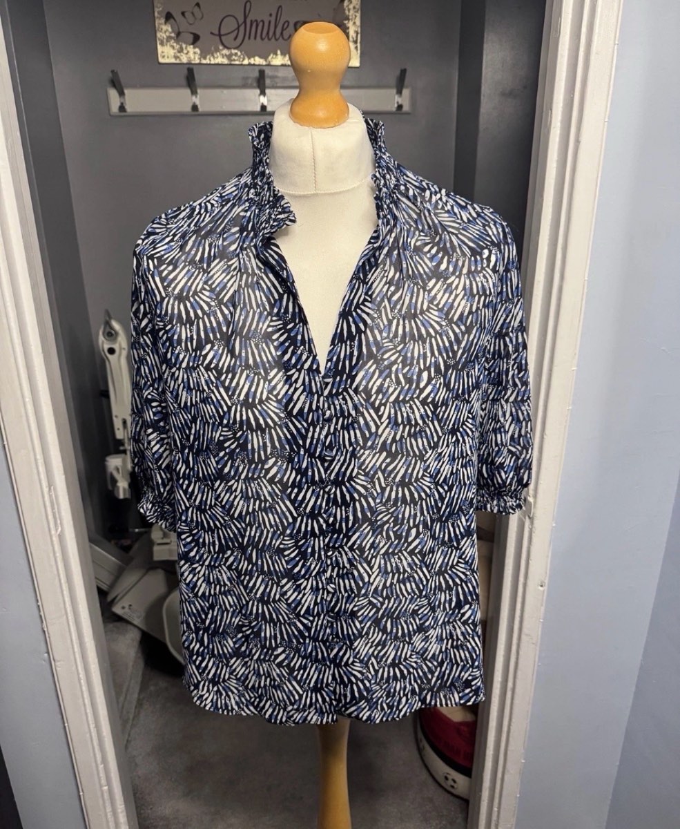 David Jones Summer Sheer Blouse Blue White Abstract Print UK 16 3/4 Sleeve