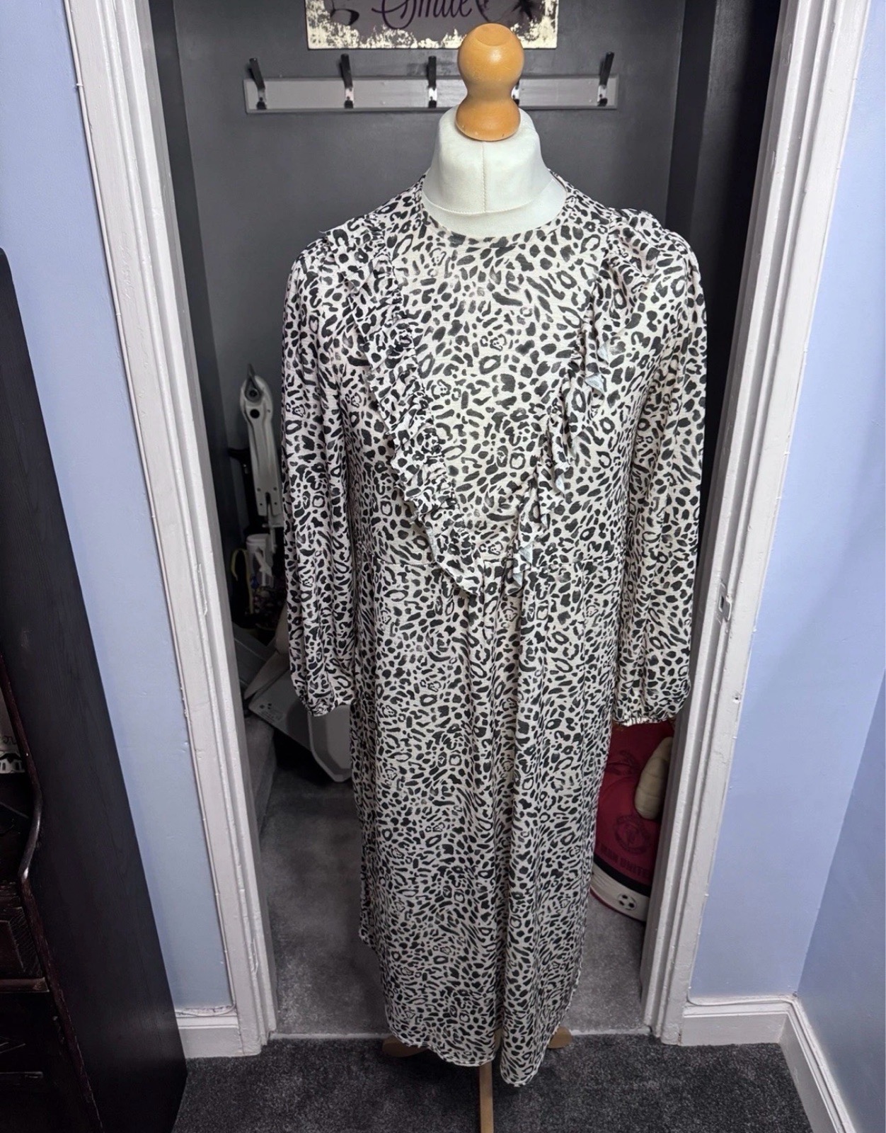 Zara Leopard Print Ruffle Midi Dress Beige Black UK 10–12 Long Sleeve
