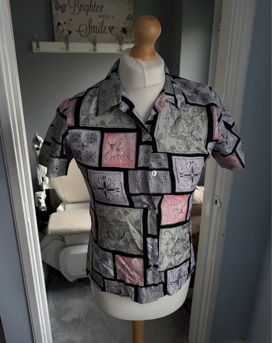 Stunt Silk Shirt Grey Pink Patterned Short Sleeve Blouse Size S 100% Silk