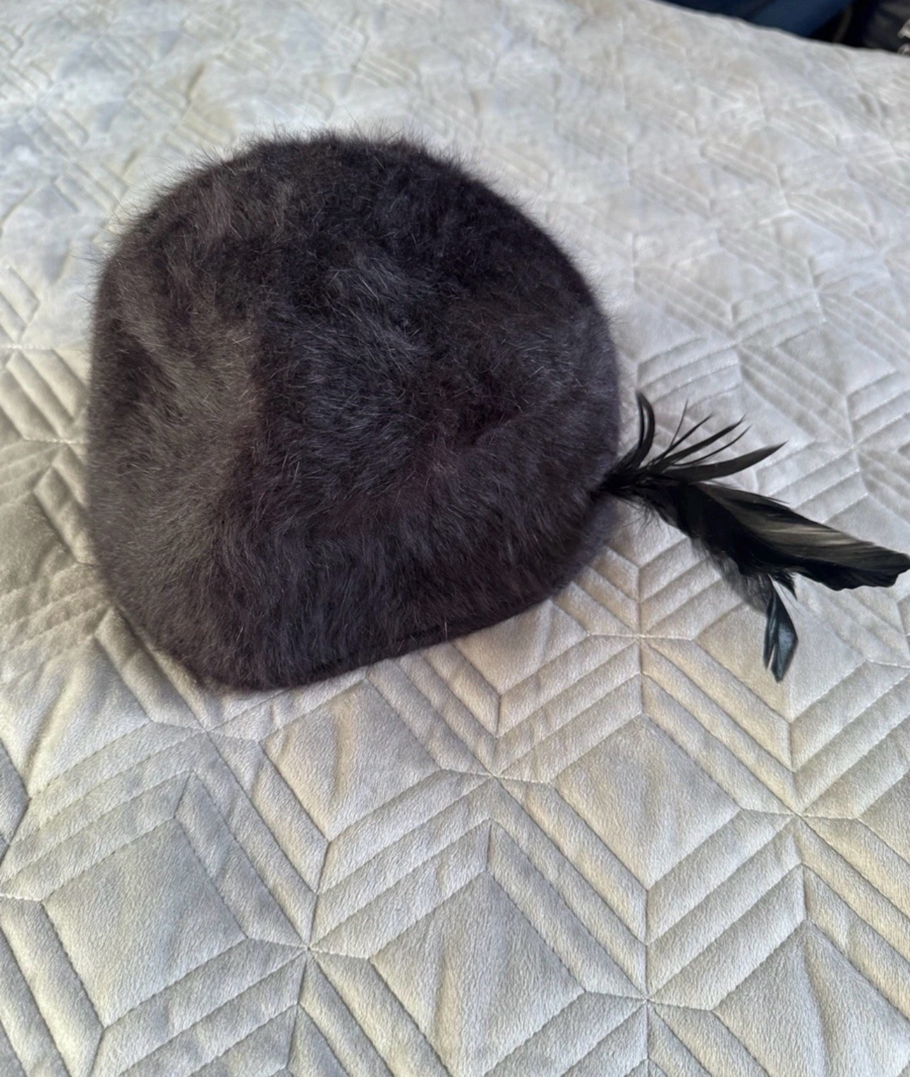 H&M Divided Charcoal Grey Cloche Hat Adult M 56cm Feather Trim
