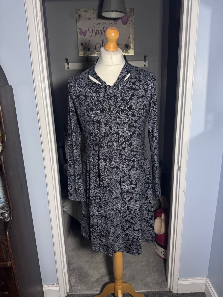 Blue Vanilla Swing Dress Black White Floral UK 16 Tie Neck Soft Touch BNWT