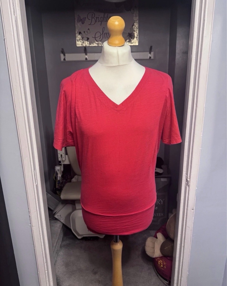 DKNY Jeans V Neck T-Shirt Red XS 100% Cotton Short Sleeve Lightweight Top