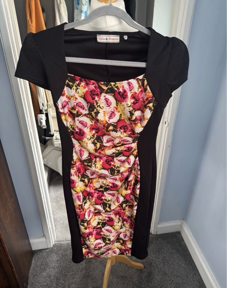 Billie & Blossom Bodycon Dress Black Floral UK 10 Cap Sleeve Pencil Midi