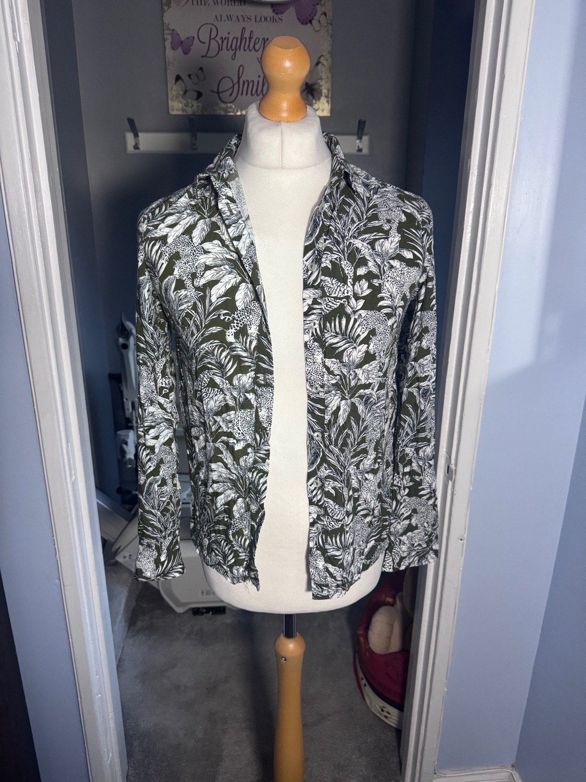 TU Shirt Khaki Green White UK 10 Leopard Jungle Print Viscose