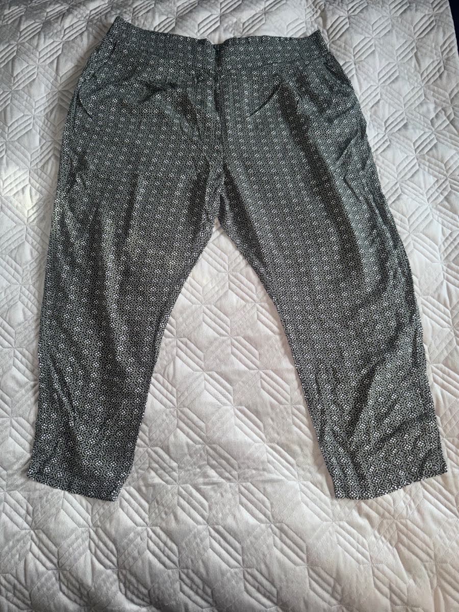 M&S Collection Cropped Trousers Green White UK 20 Geometric Print Pull On Summer