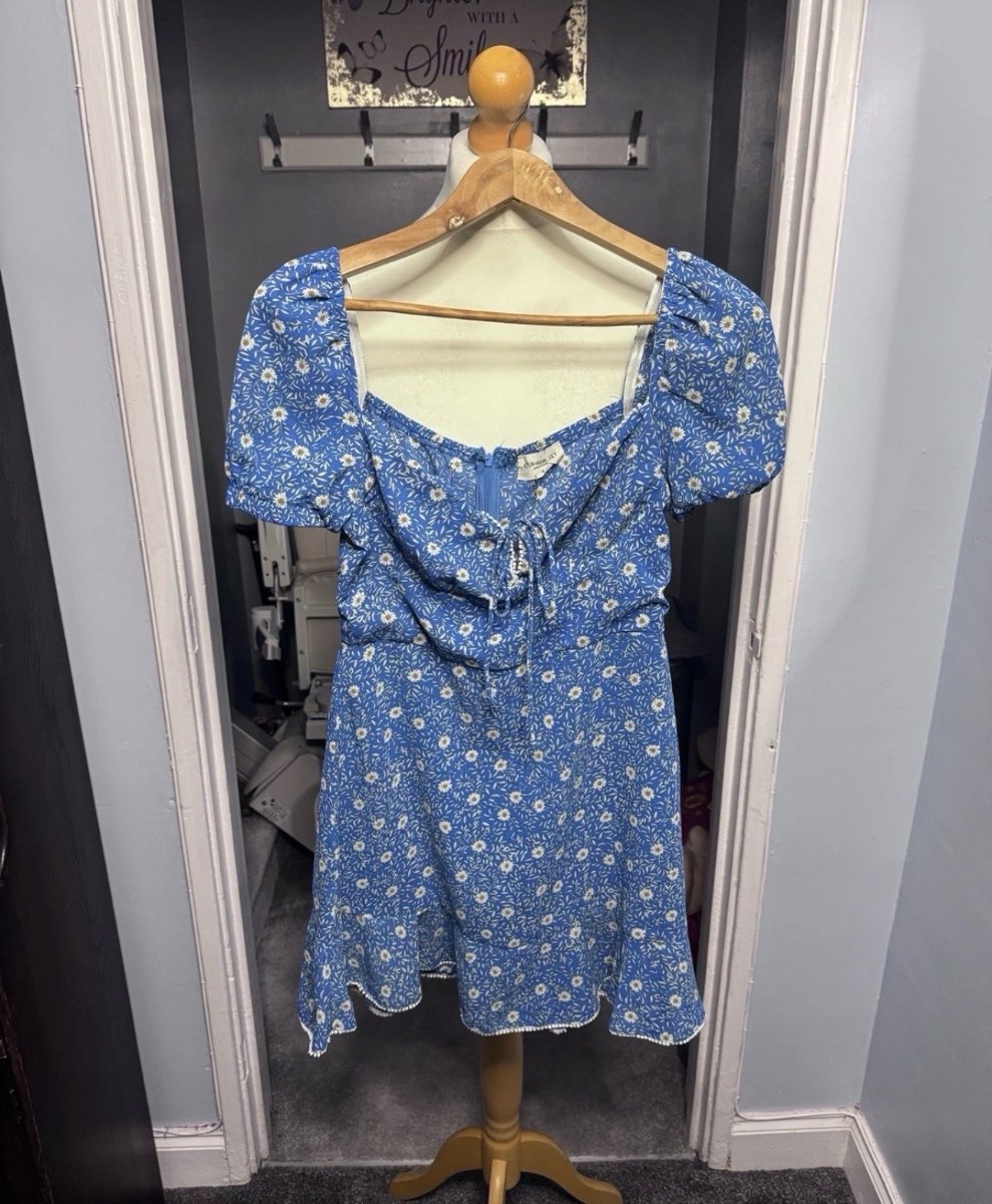Kiss The Sky Mini Dress Blue Floral Daisy Size M Puff Sleeve Tie Front