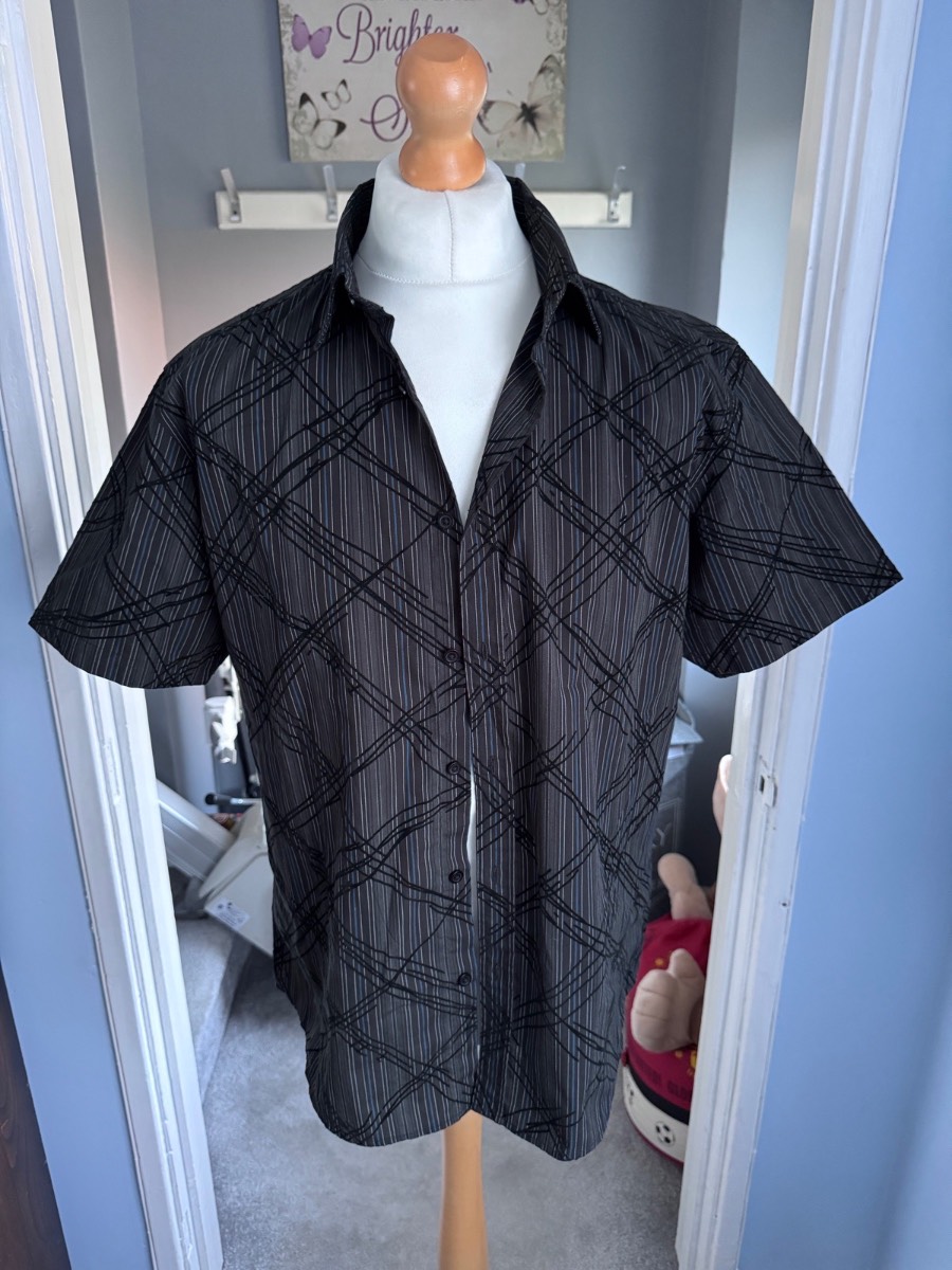 Burton Short Sleeve Shirt Black Large Geometric Stripe Pattern Smart Casual