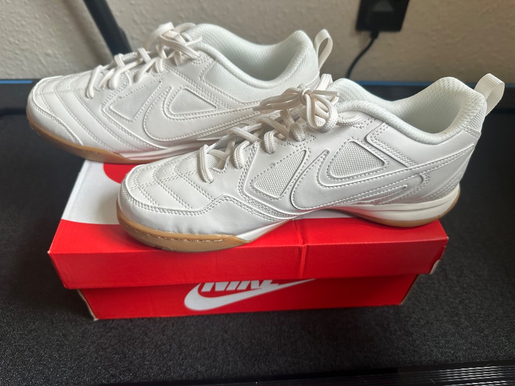 Nike Gato LV8 size 6