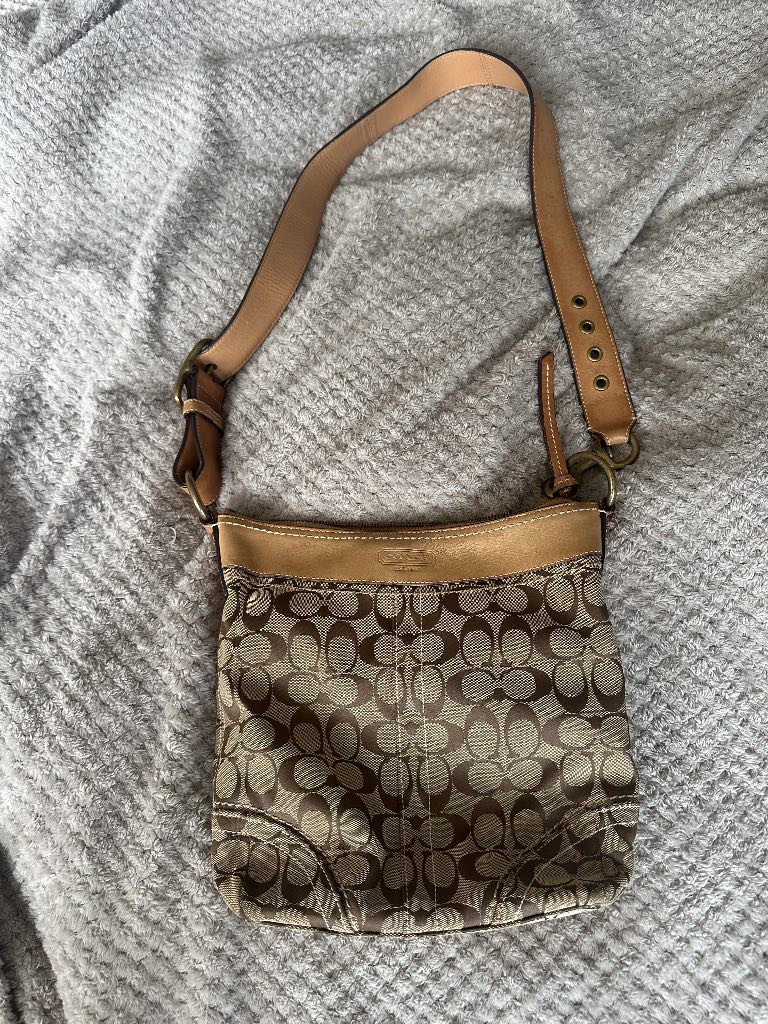 Classic vintage coach small monogram print bag