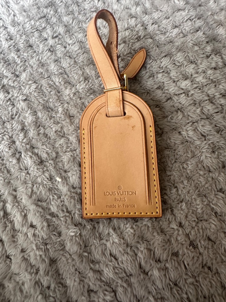 LV luggage tag