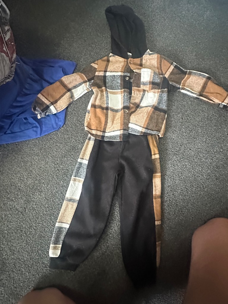 Boys tracksuit