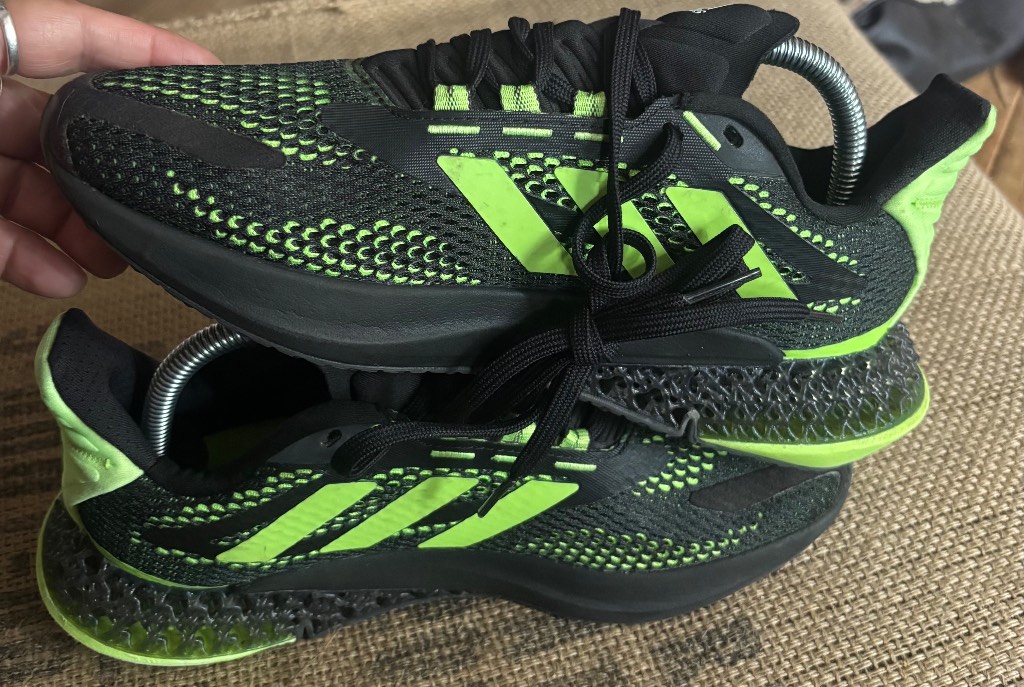 adidas 4DFWD Pulse in the Core Black / Signal Green -Uk 6.5