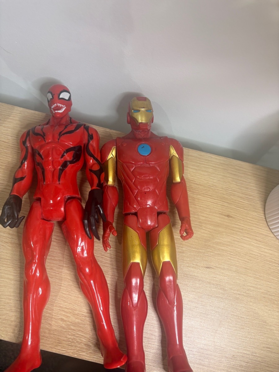 Marvel Spiderman Titan Carnage 30cm Figurine and Marvel Avengers Titan Hero Series Action Figure Iro