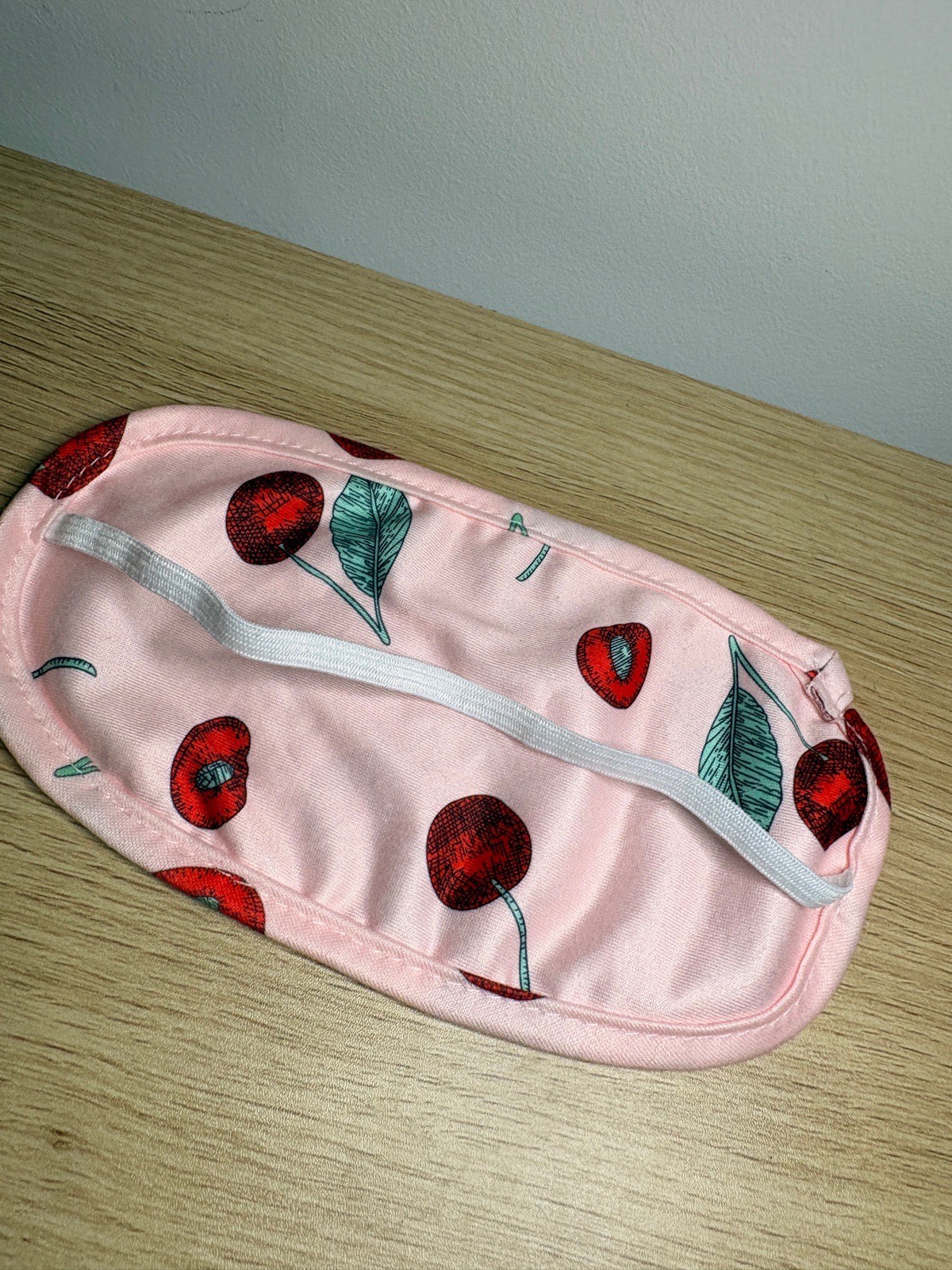 Cherry print eye / sleep mask