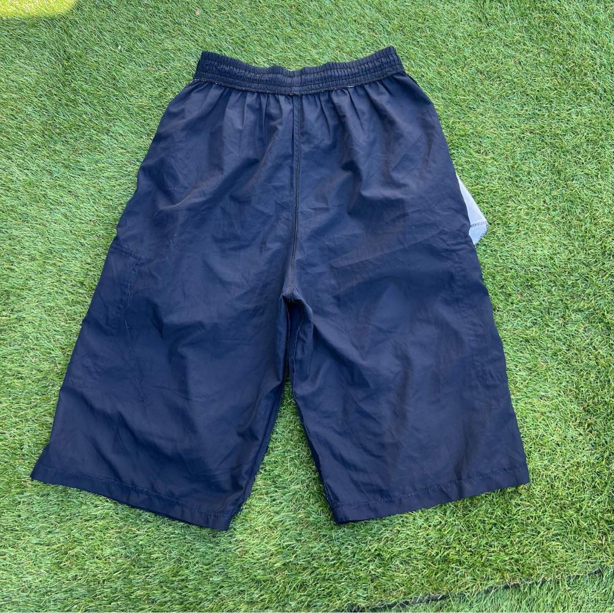 REEBOK men’s Navy 100% nylon 3 quarters activewear summer shorts  size small