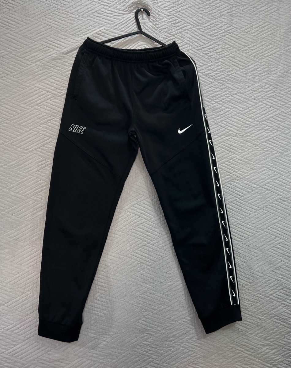 NIKE youth black Dri-fit  100% polyester activewear joggers pants size boys XL. 158-170cm