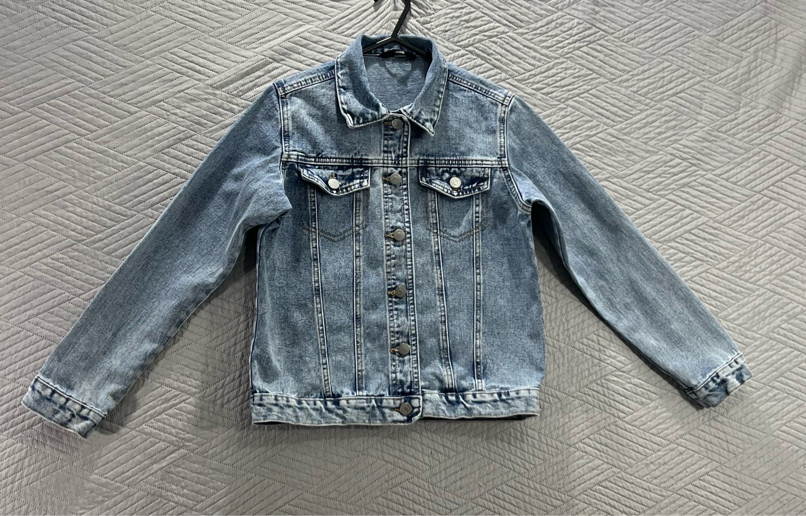 George girls blue  Denim 100% cotton long sleeve full button v-neck jacket size age 9/10. 135-140cm