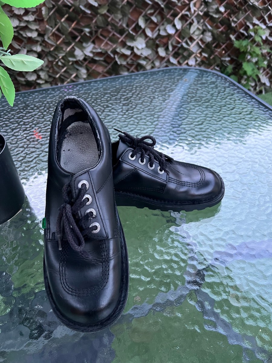 KicKers Men's Black lace up, Lo Leather Shoes Extra Comfort, Trainers size 7.5