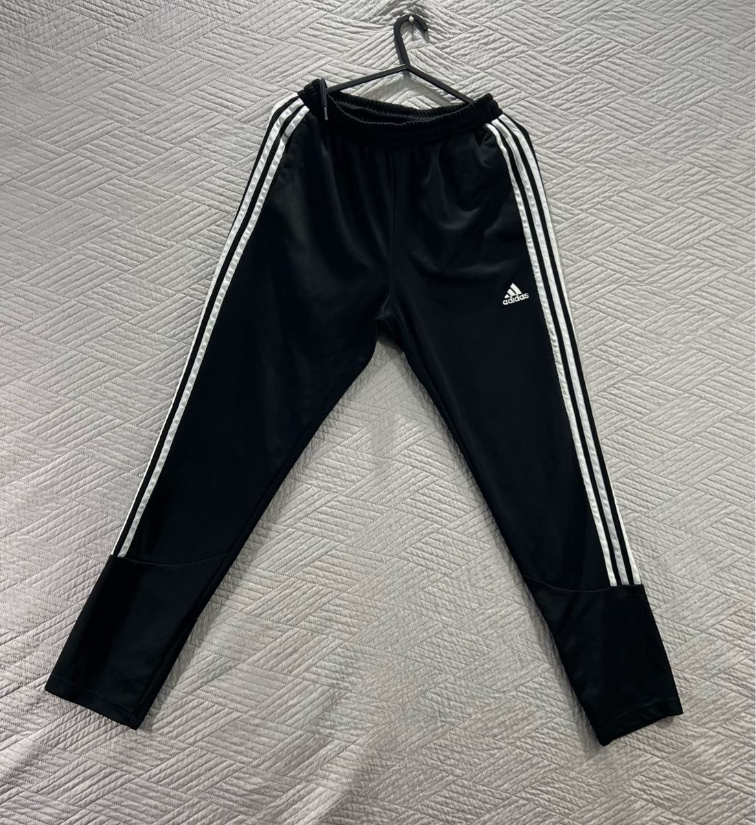 Adidas  men’s  black  100% polyester summer activewear joggers pants size M