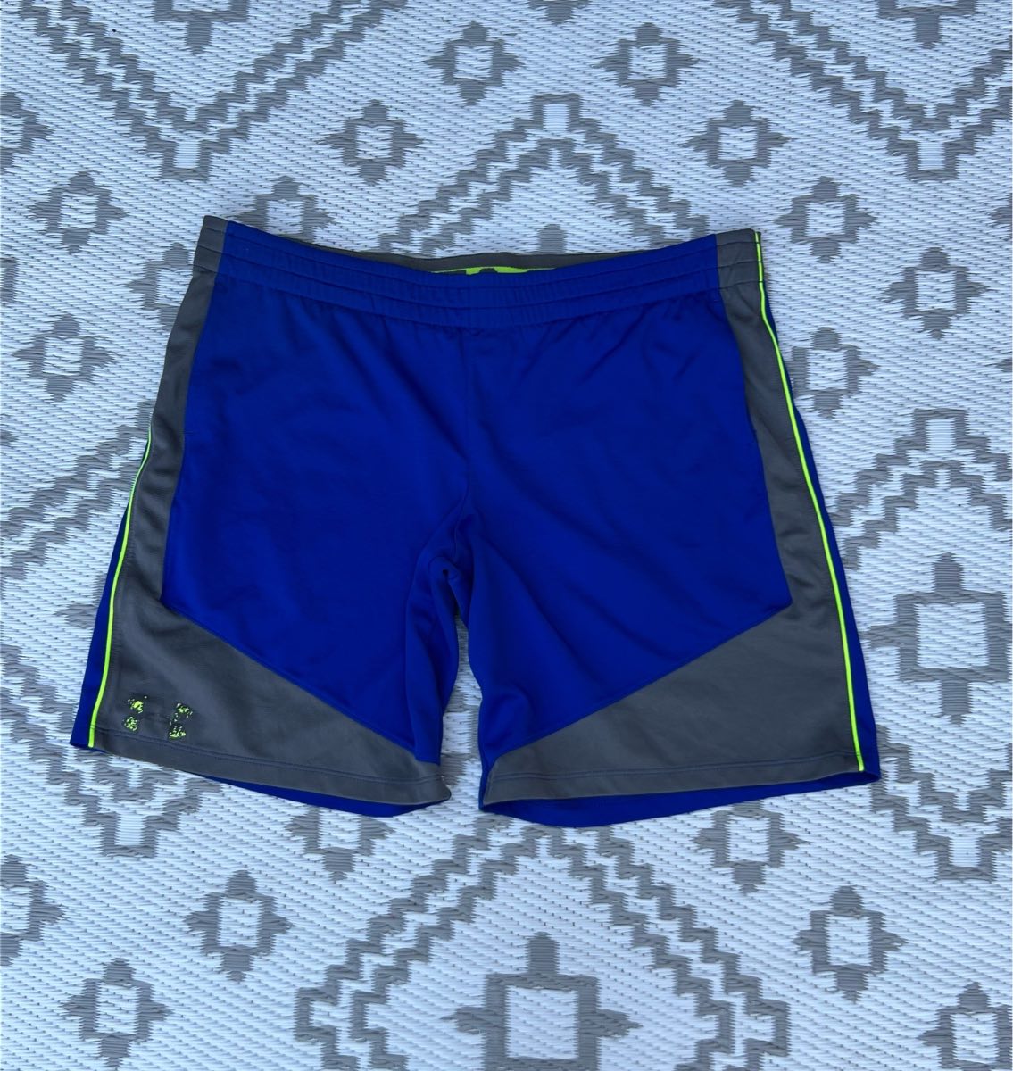 Under Armour men’s blue 100% polyester summer activewear shorts size medium