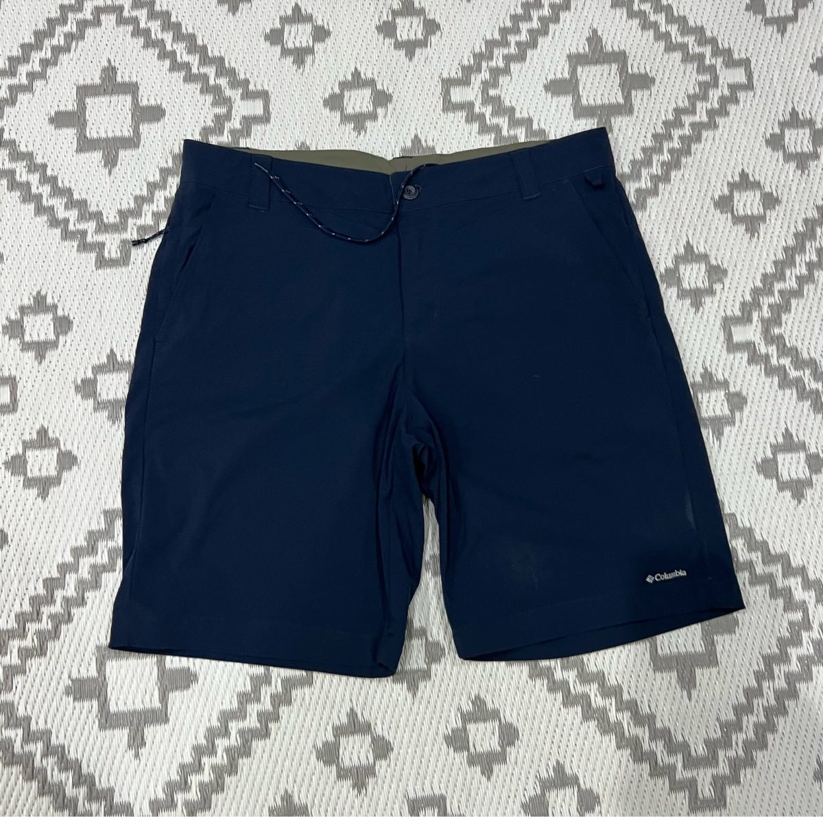 Columbia Sportswear Company men’s Navy 97% nylon 3% elastane activewear summer shorts waist 34”