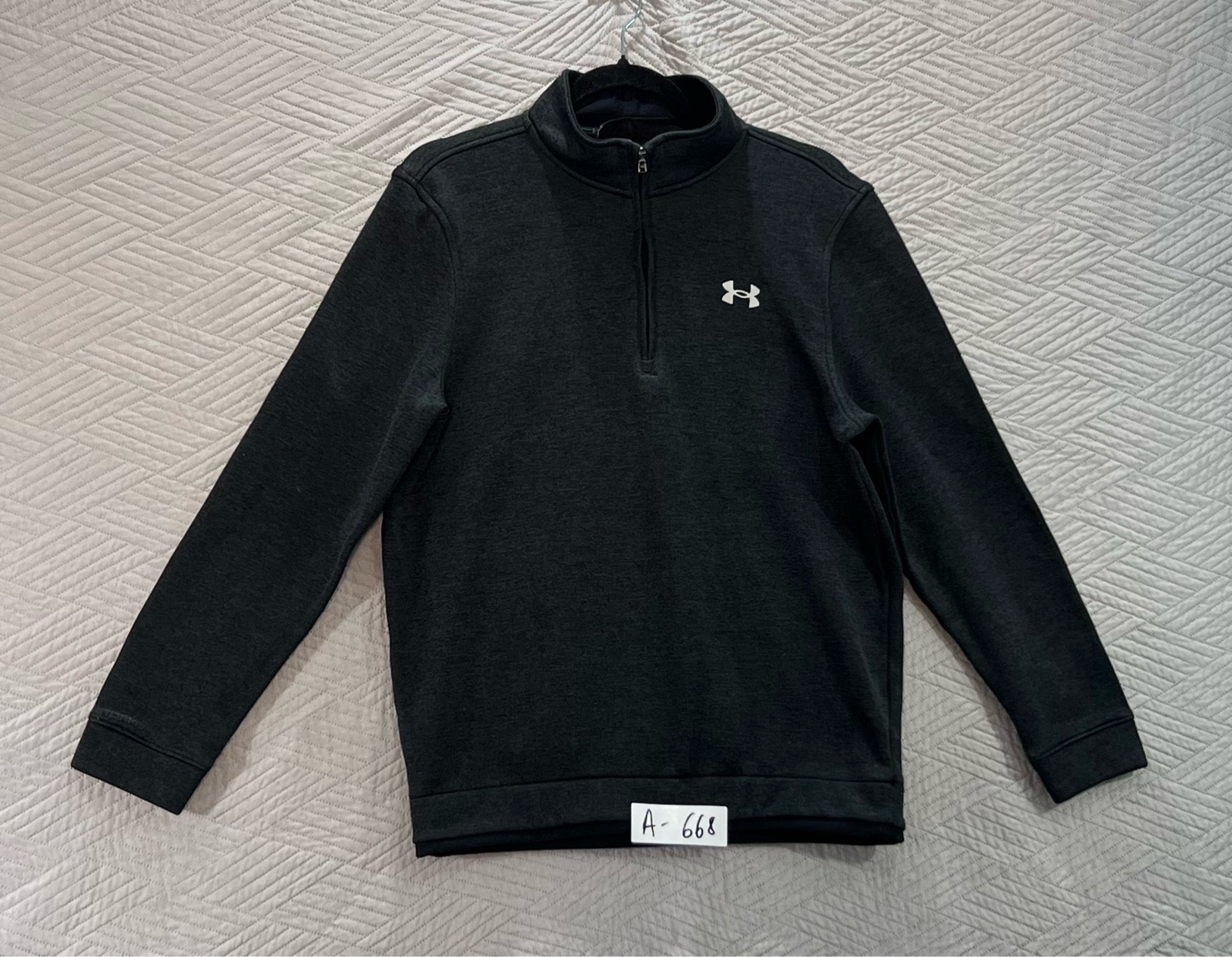 Under Armour men’s black 100% polyester long sleeve turtleneck quarter zip sweatshirt size medium