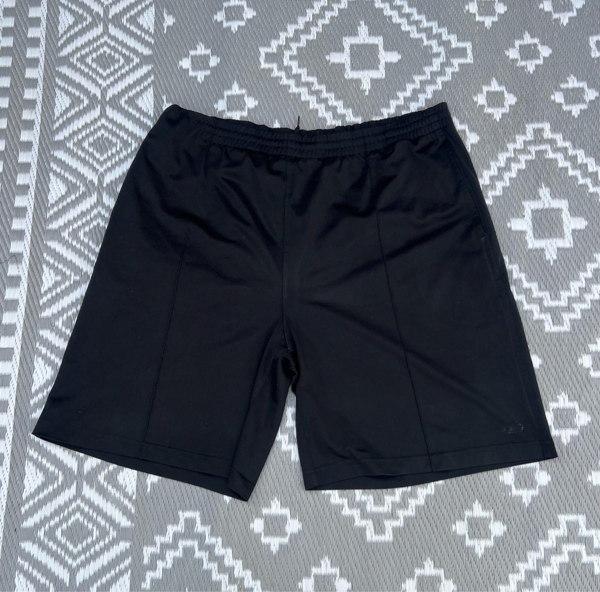 Reebok men’s black 100% polyester 1990s vintage summer activewear shorts pants size UK XL