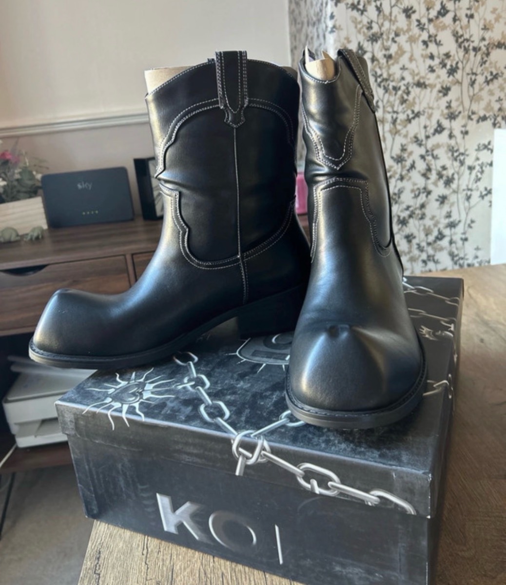 Koi Footwear Hexmark Men's Snub Nose Short Cowboy Boots - Black Vintage