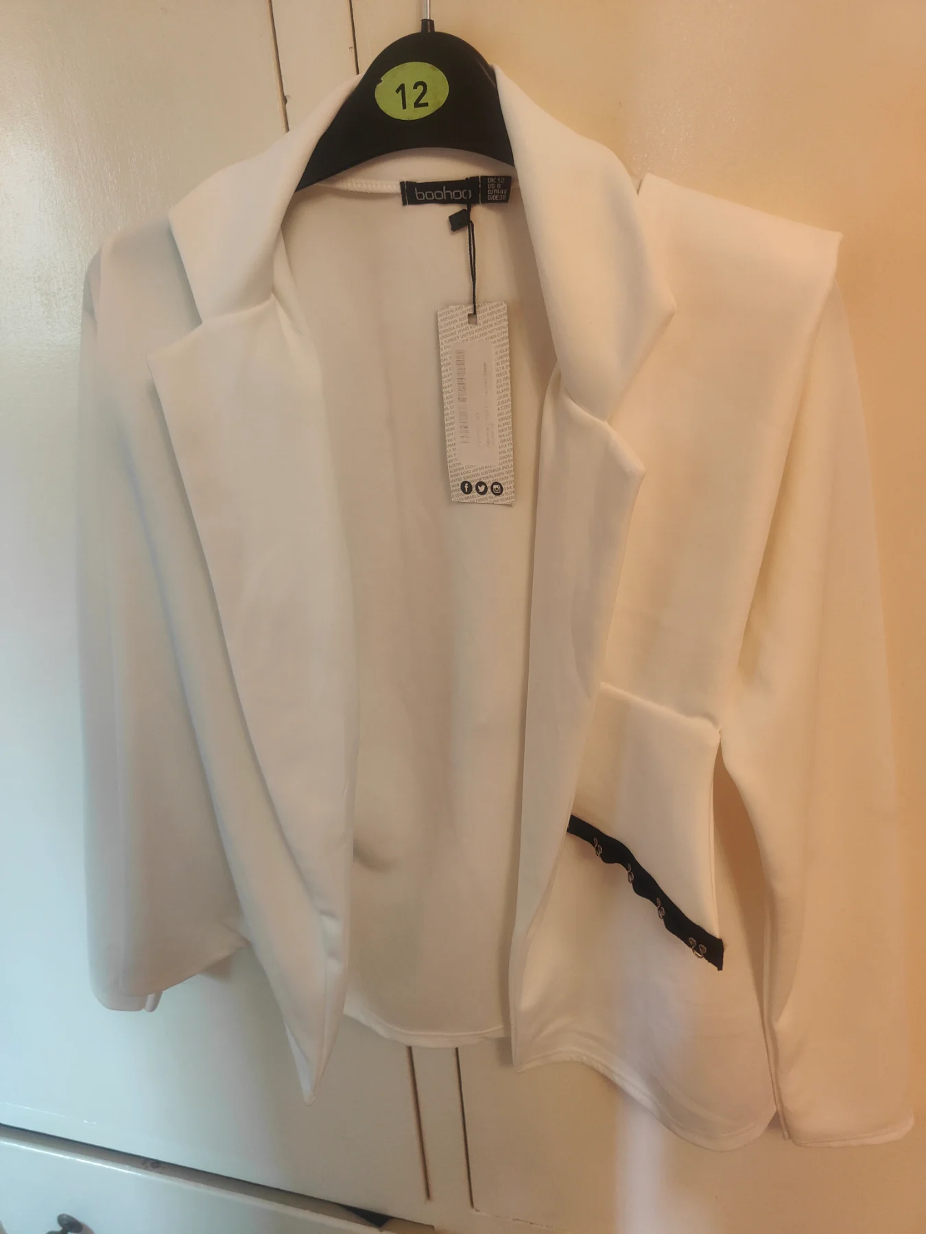 Boohoo white blazer & belt size 12