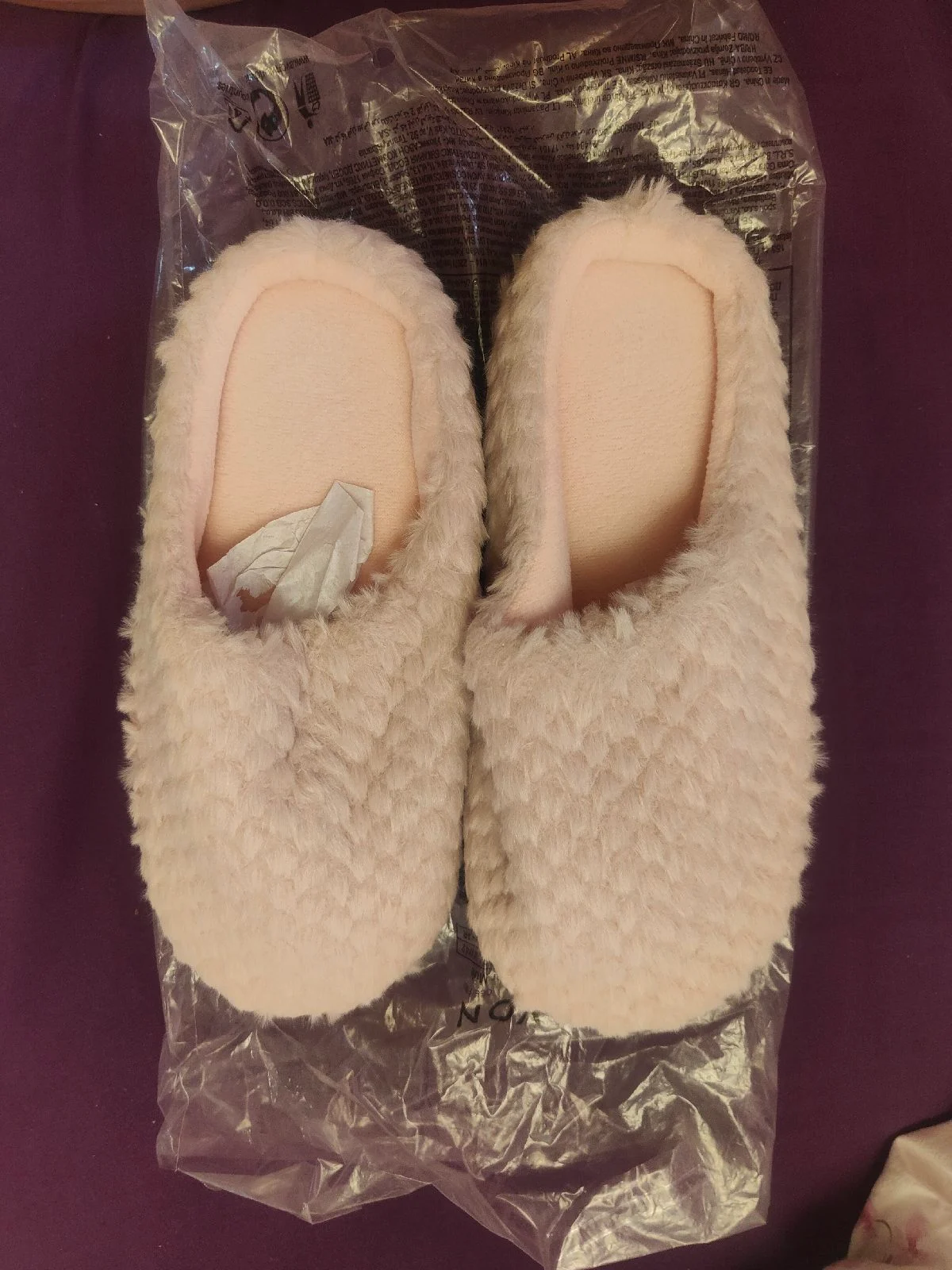 Avon slippers pink size 7-8