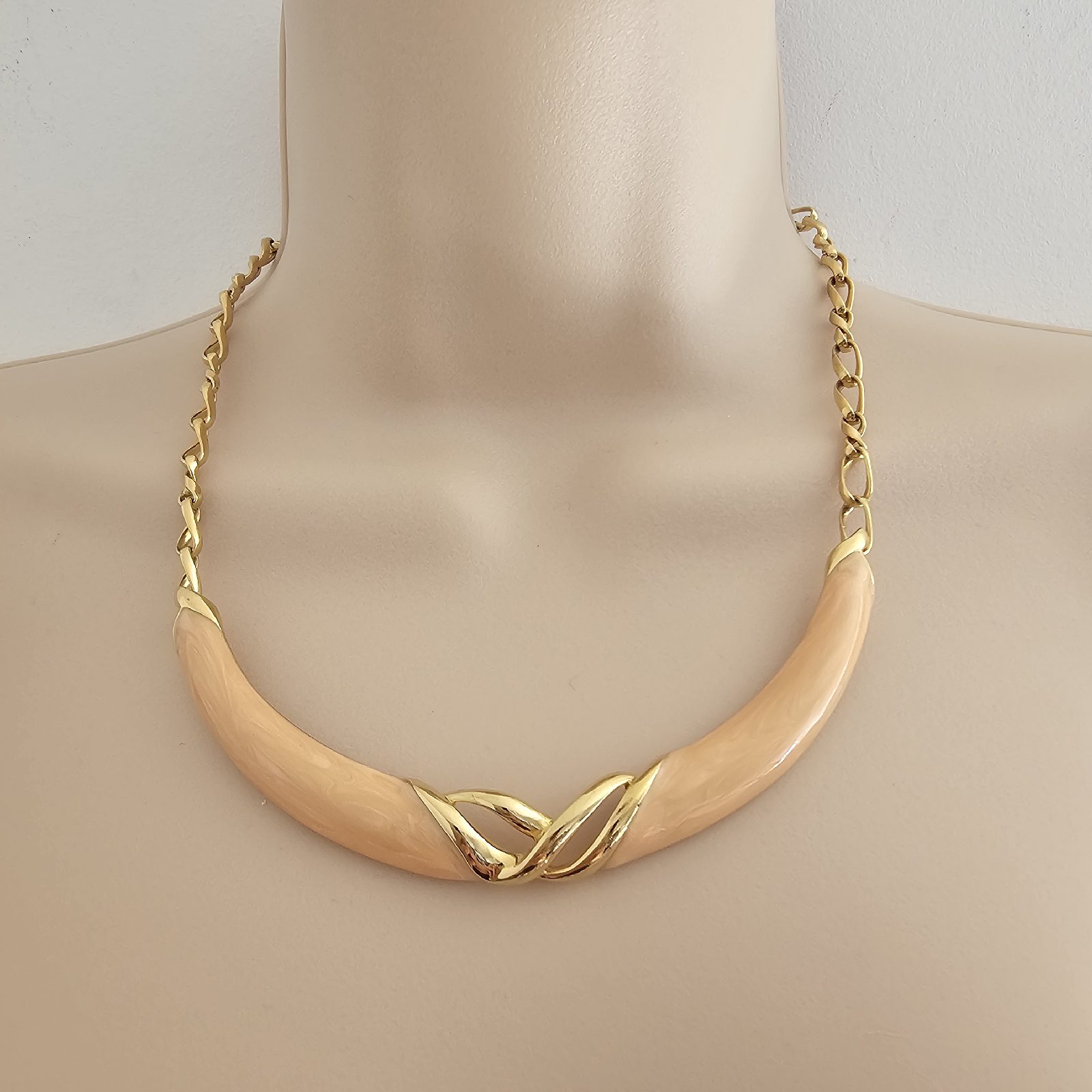 Vtg Monet collar necklace cream enamel gold tone retro chic 80s statement choker