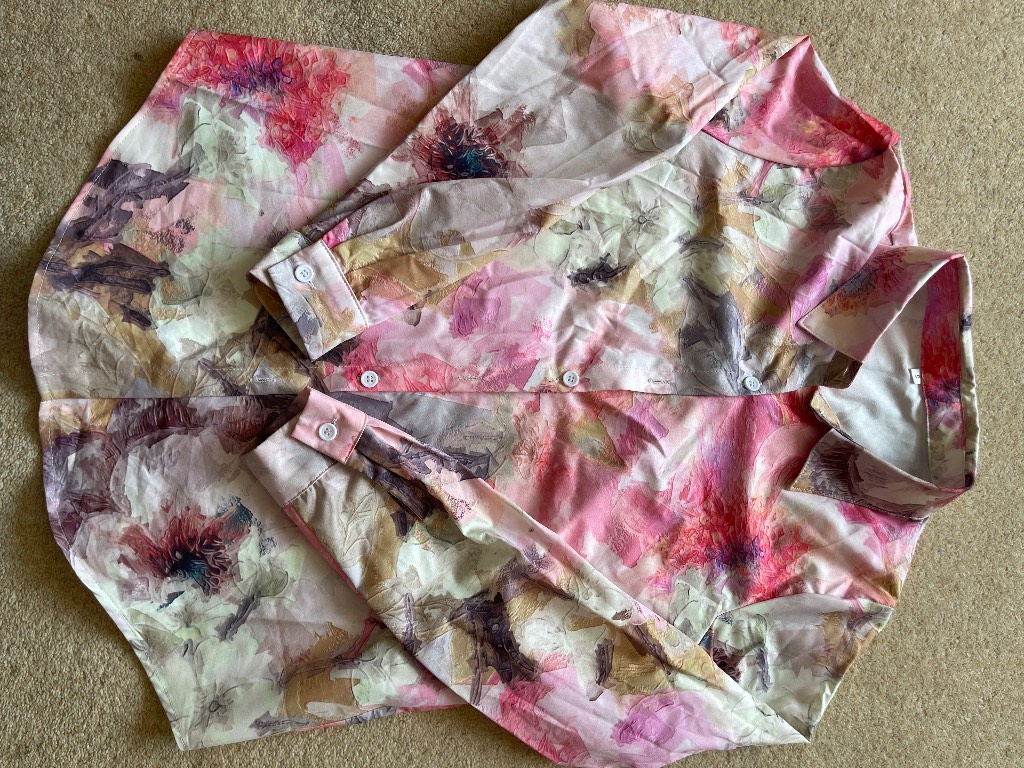 Floral print casual long sleeved shirt. Unbranded. Size S