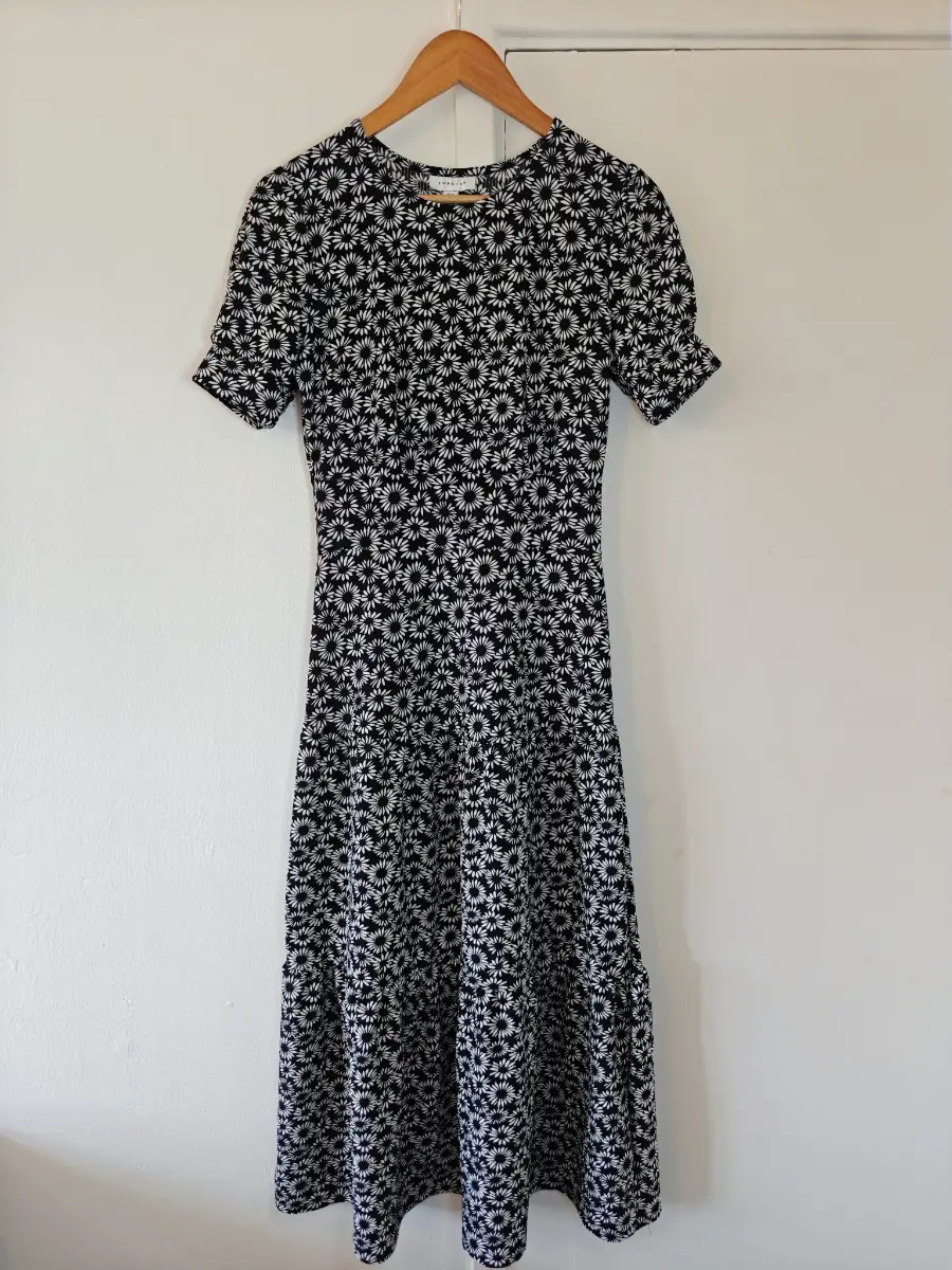Topshop, Black & White Monochrome, Daisy Floral Print, Boho Tiered Midi Dress, UK Size 8.